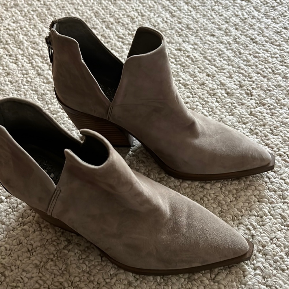 Vince Camutto booties, size 7.5, NWOT